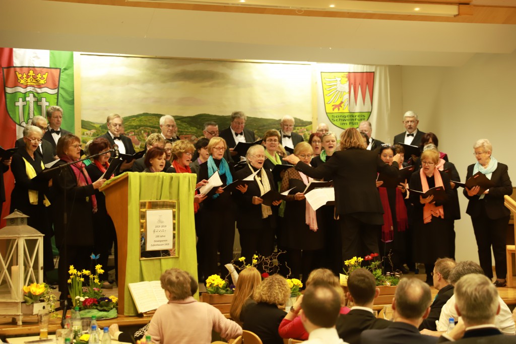 Auftritt des Gemischten Chores in Eußenhausen 2019 unter dem Dirigat von Marianne Klemm. (Foto: Klaus Reder)